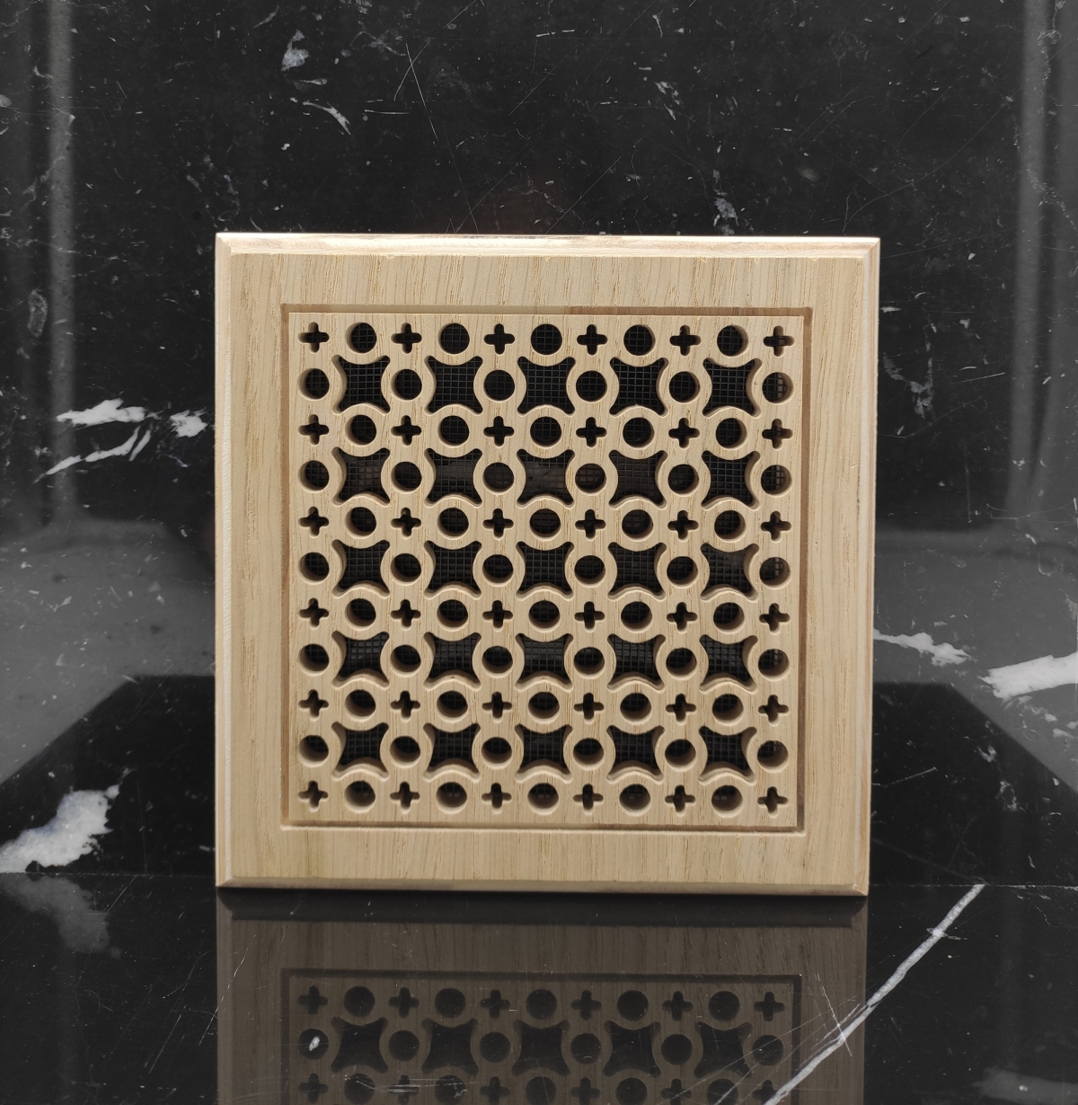 Решетка декоративная деревянная на магнитах Пересвет К-02 200х200мм